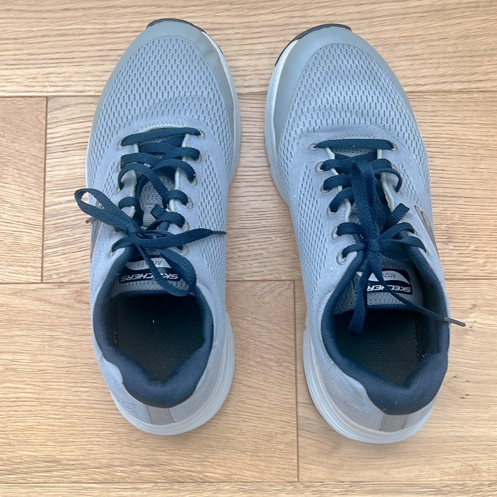 Mens sketchers